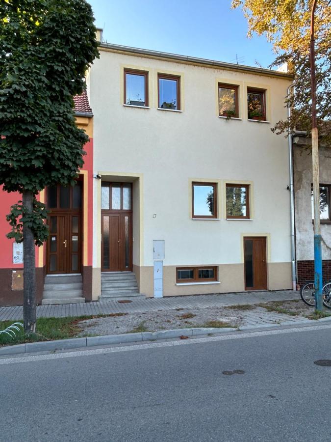 Stromoradni 17 Daire Břeclav Dış mekan fotoğraf